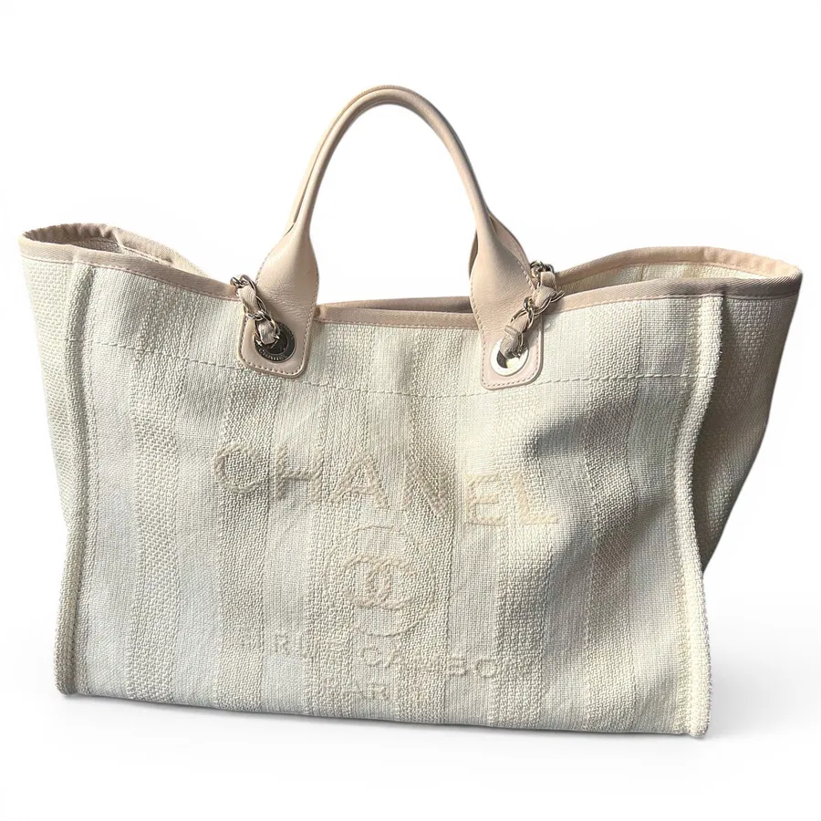 Chanel — Cabas en toile Deauville 