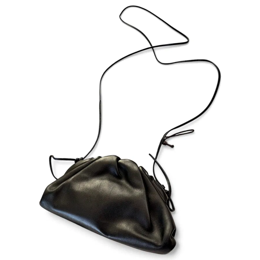 Bottega Veneta — Sac à main en cuir Pouch